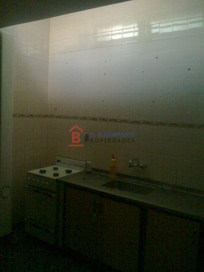 Alquiler Casa interna calle Paraguay 235